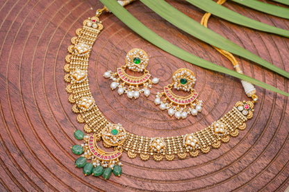 JADAU GOLD PLATED SILVER STAR CENTRE ON HIRA KANTHAA BUILT NECKLACE