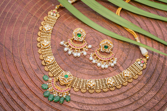 JADAU GOLD PLATED SILVER STAR CENTRE ON HIRA KANTHAA BUILT NECKLACE