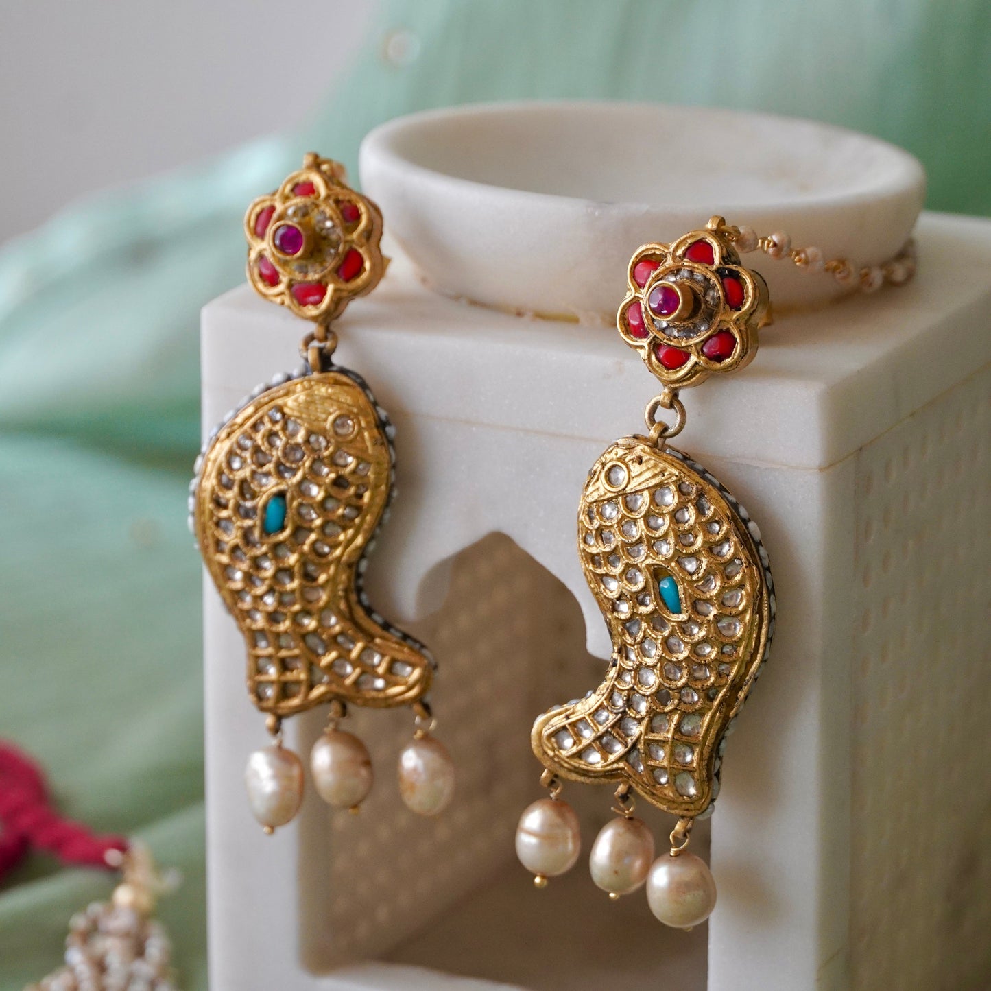 ORN032 Gold Plated 92.5 Silver Meen Shrinathji Reversible Necklace fastened by fresh-water pearls