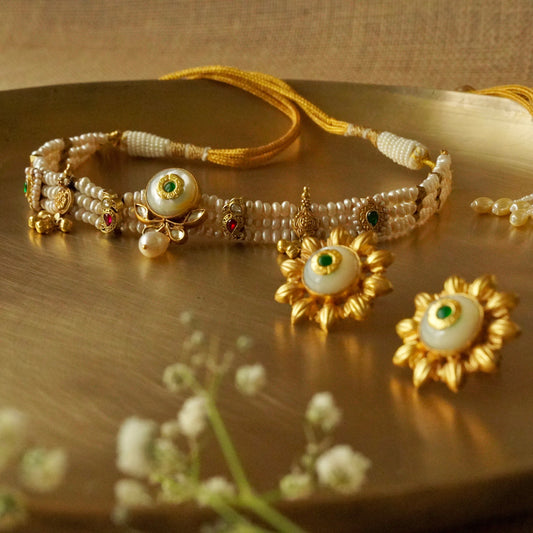 ORN053 Gold plated 92.5 silver centre white centre strung in pearl lines choker and earrings