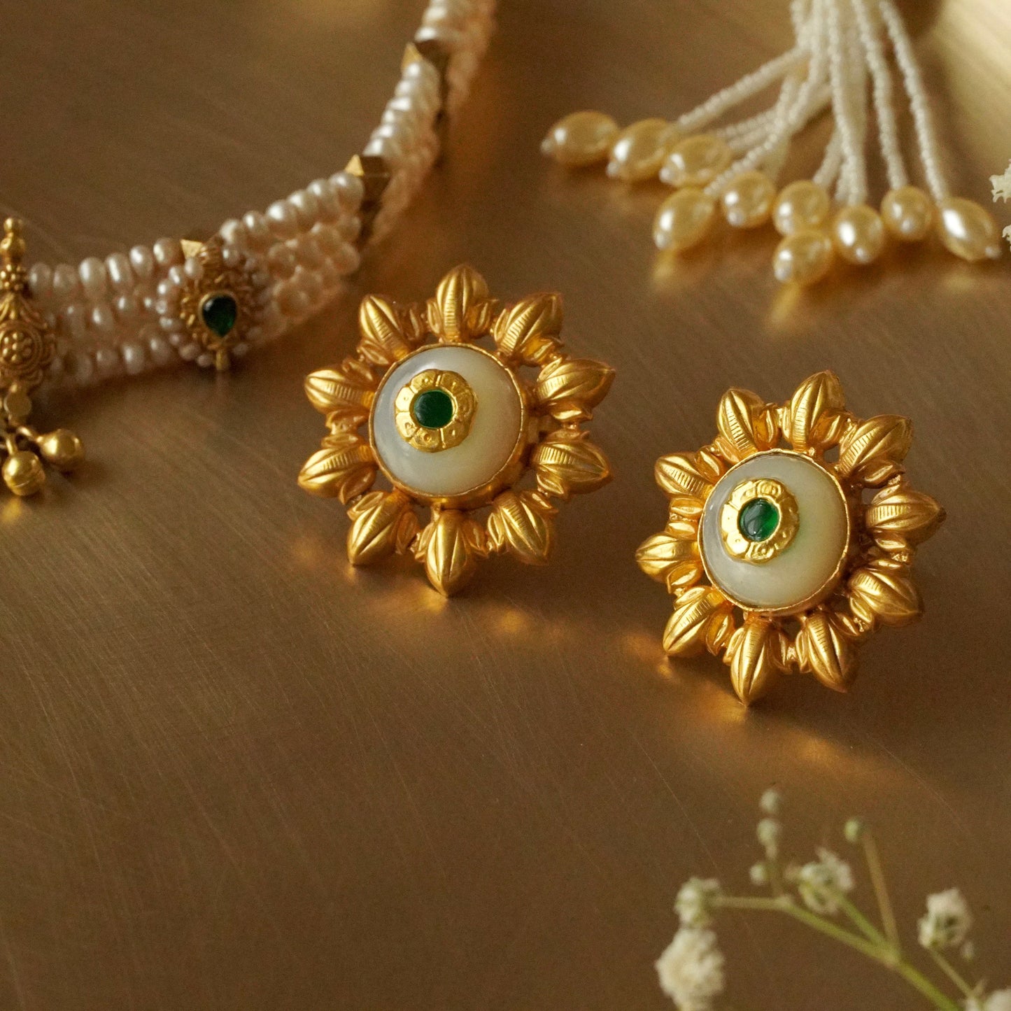 ORN053 Gold plated 92.5 silver centre white centre strung in pearl lines choker and earrings