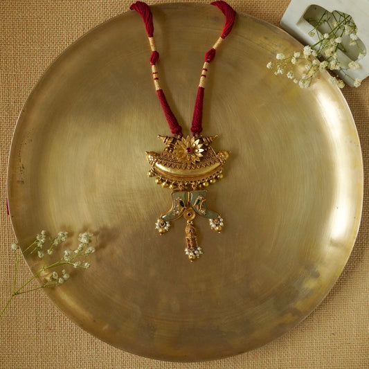 ORN062 Gold Plated 92.5 Silver sun Amulate with green gemstone tusks Pendant