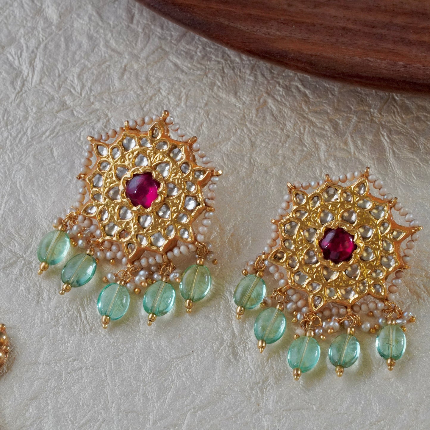 ORN063 Pendant on Double Chains with Tops