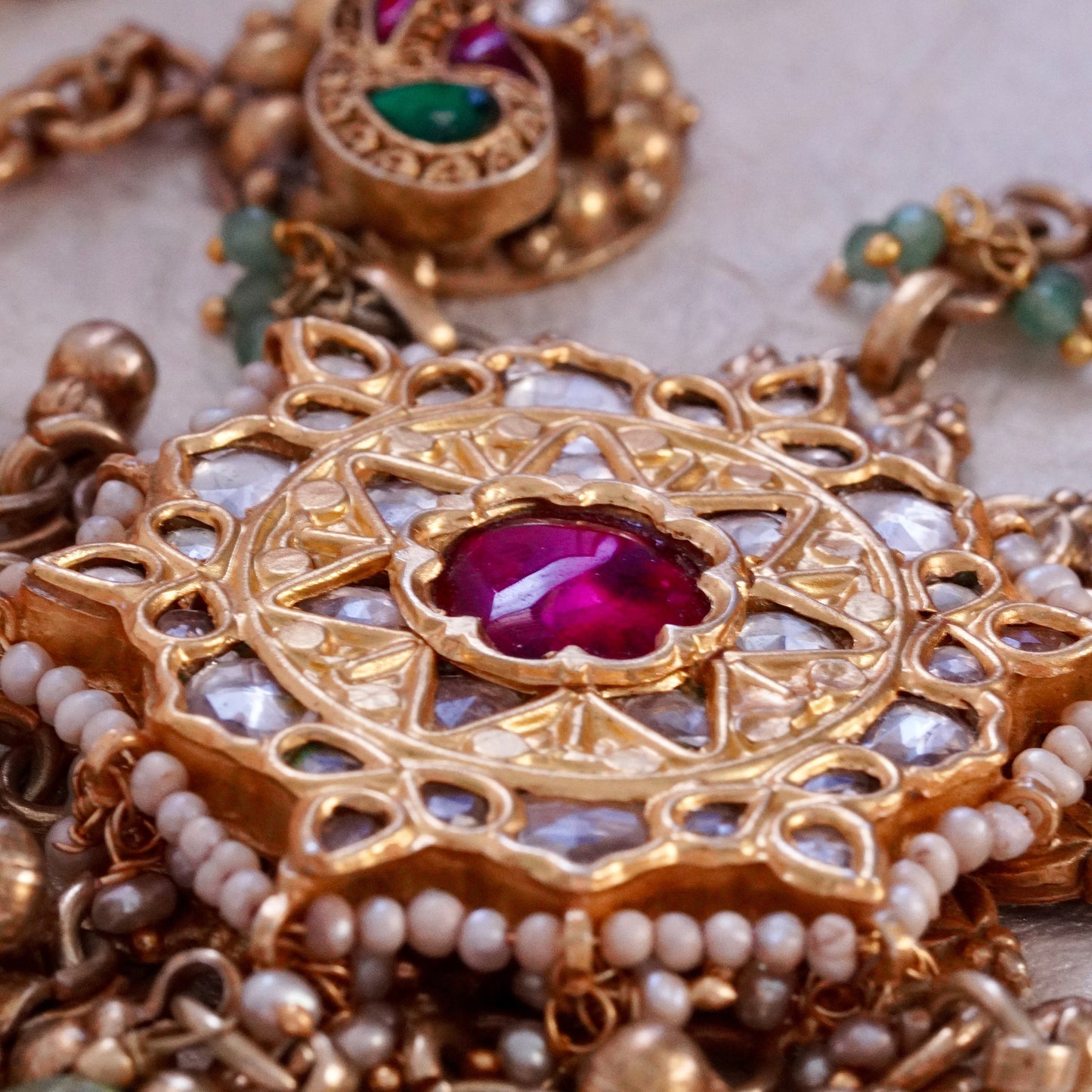 ORN063 Pendant on Double Chains with Tops