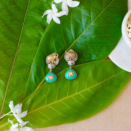 ORN078 Dual Tone 92.5 Silver Firoza gemstone on Amulate over a Nagada piece fastened in fresh-water precious pearls and earrings