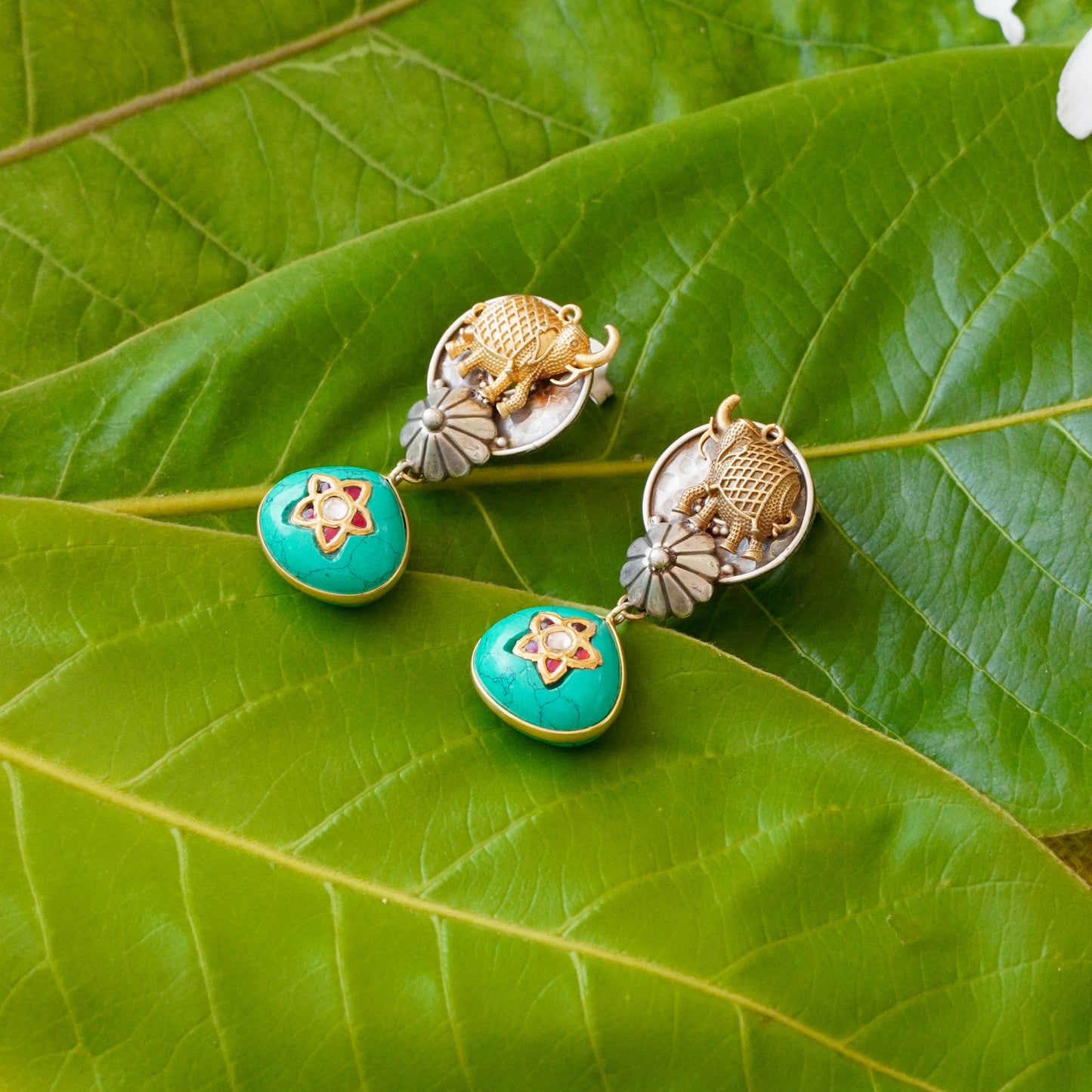 ORN078 Dual Tone 92.5 Silver Firoza gemstone on Amulate over a Nagada piece fastened in fresh-water precious pearls and earrings