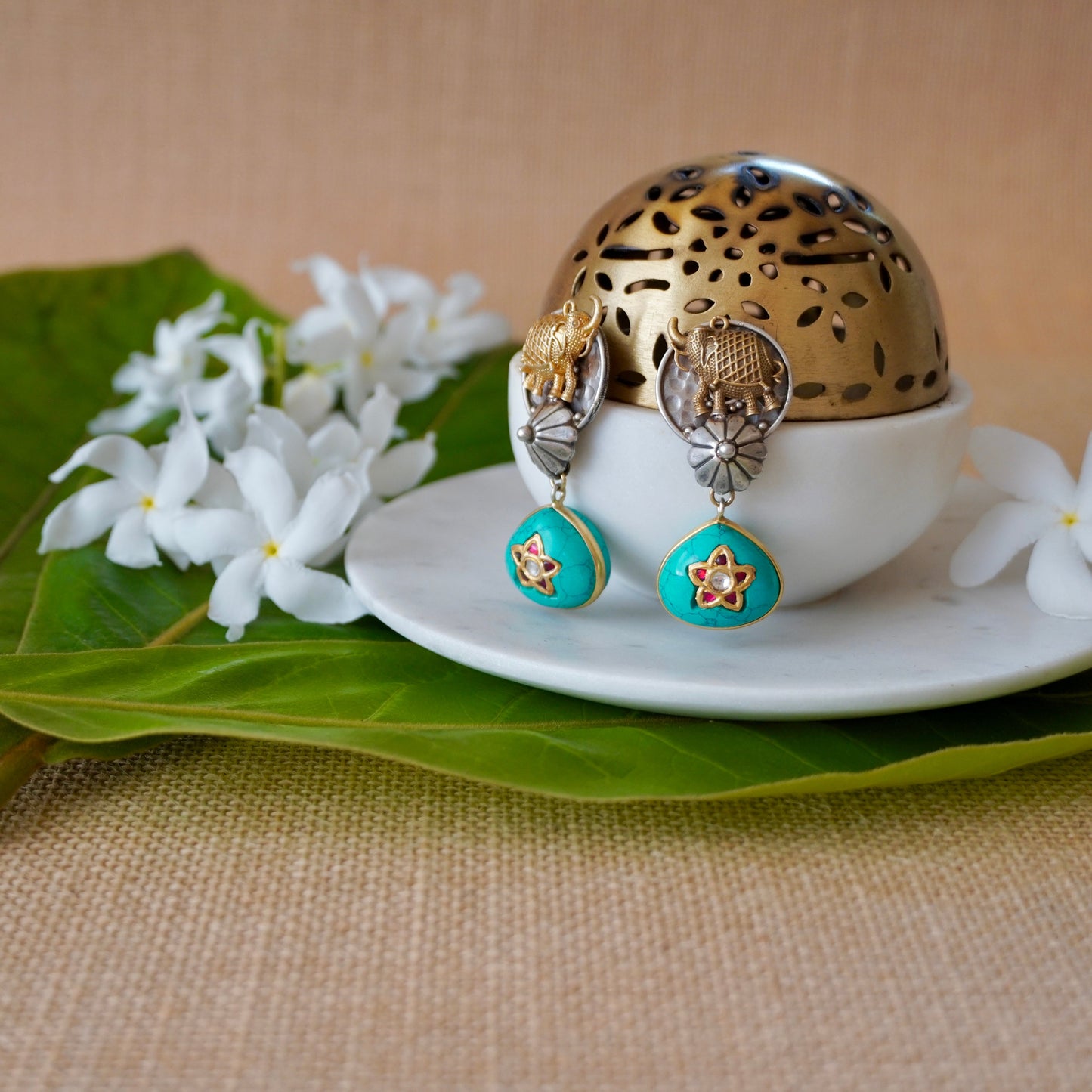 ORN078 Dual Tone 92.5 Silver Firoza gemstone on Amulate over a Nagada piece fastened in fresh-water precious pearls and earrings